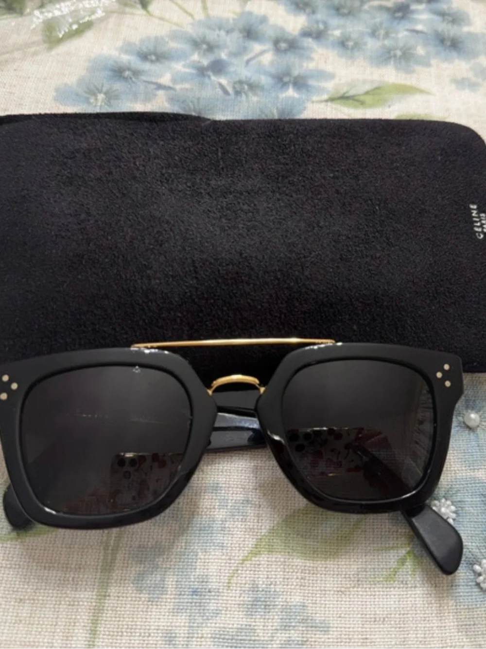 Black  Sunglasses with Gold Bridge